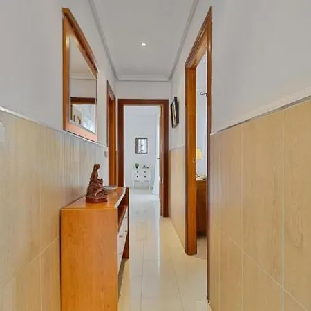 Unit In - 2 Bedrooms - 2 Beds -