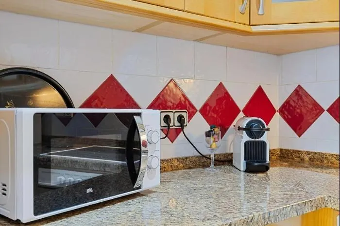 Unit In - 2 Bedrooms - 2 Beds -