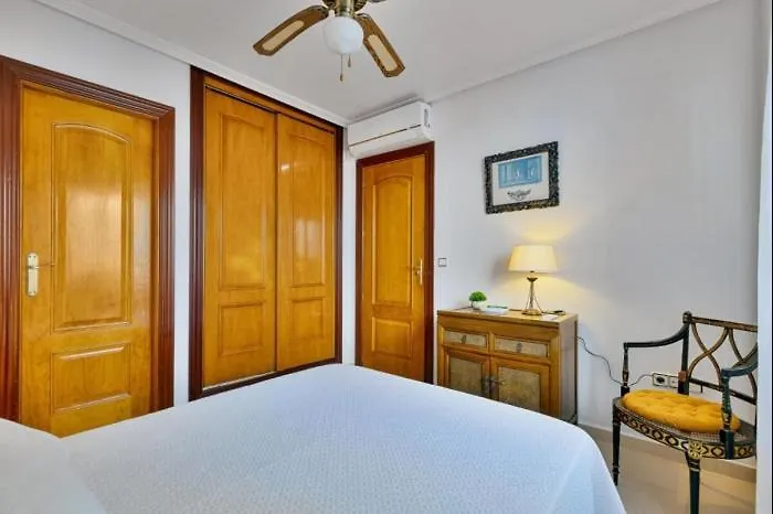 Unit In - 2 Bedrooms - 2 Beds - Lägenhet *