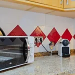 Unit In - 2 Bedrooms - 2 Beds -