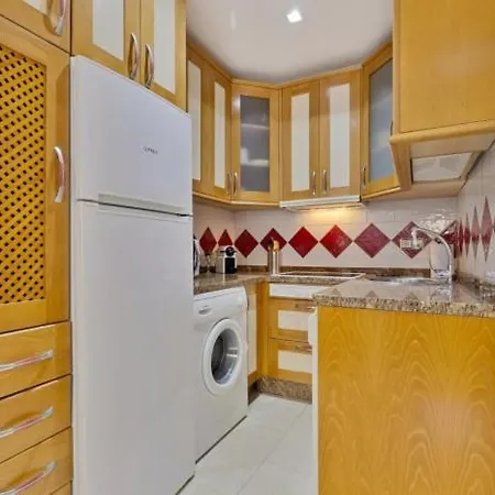 Unit In - 2 Bedrooms - 2 Beds -