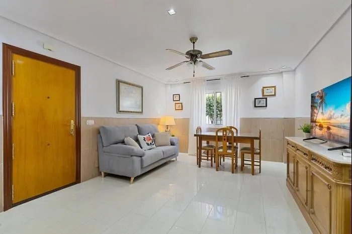 Unit In - 2 Bedrooms - 2 Beds - Fuengirola