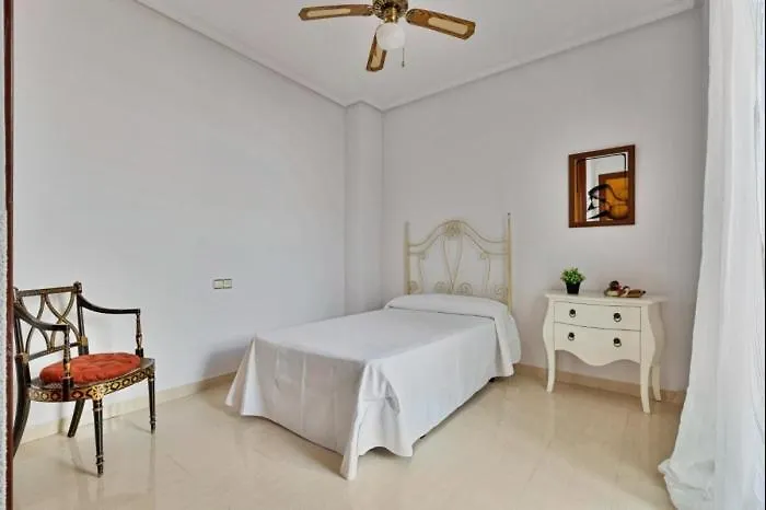 Unit In - 2 Bedrooms - 2 Beds - Apartment