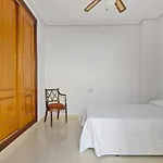 Unit In - 2 Bedrooms - 2 Beds - Fuengirola